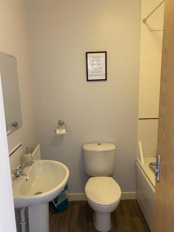 Вилла Coventry City Centre Townhouse With Private Parking Экстерьер фото