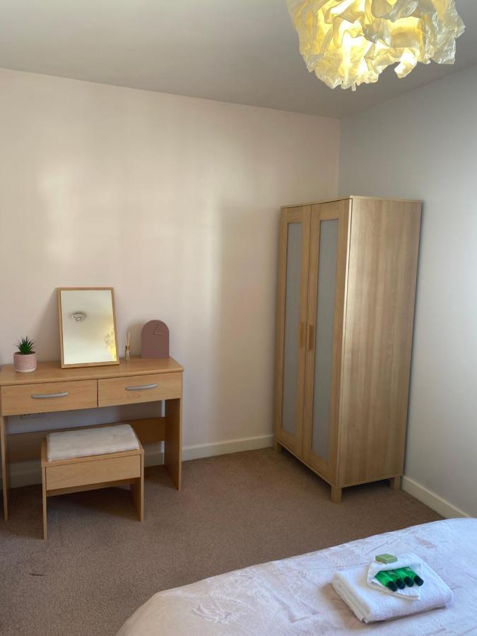 Вилла Coventry City Centre Townhouse With Private Parking Экстерьер фото